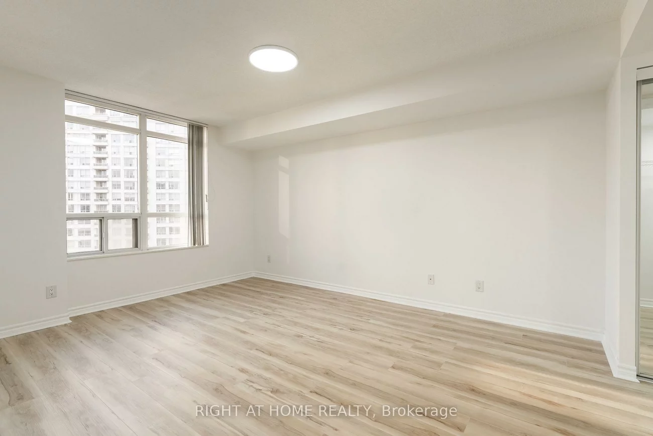 3880, Duke Of York, City Centre, Mississauga