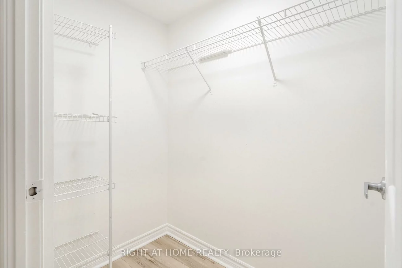 3880, Duke Of York, City Centre, Mississauga