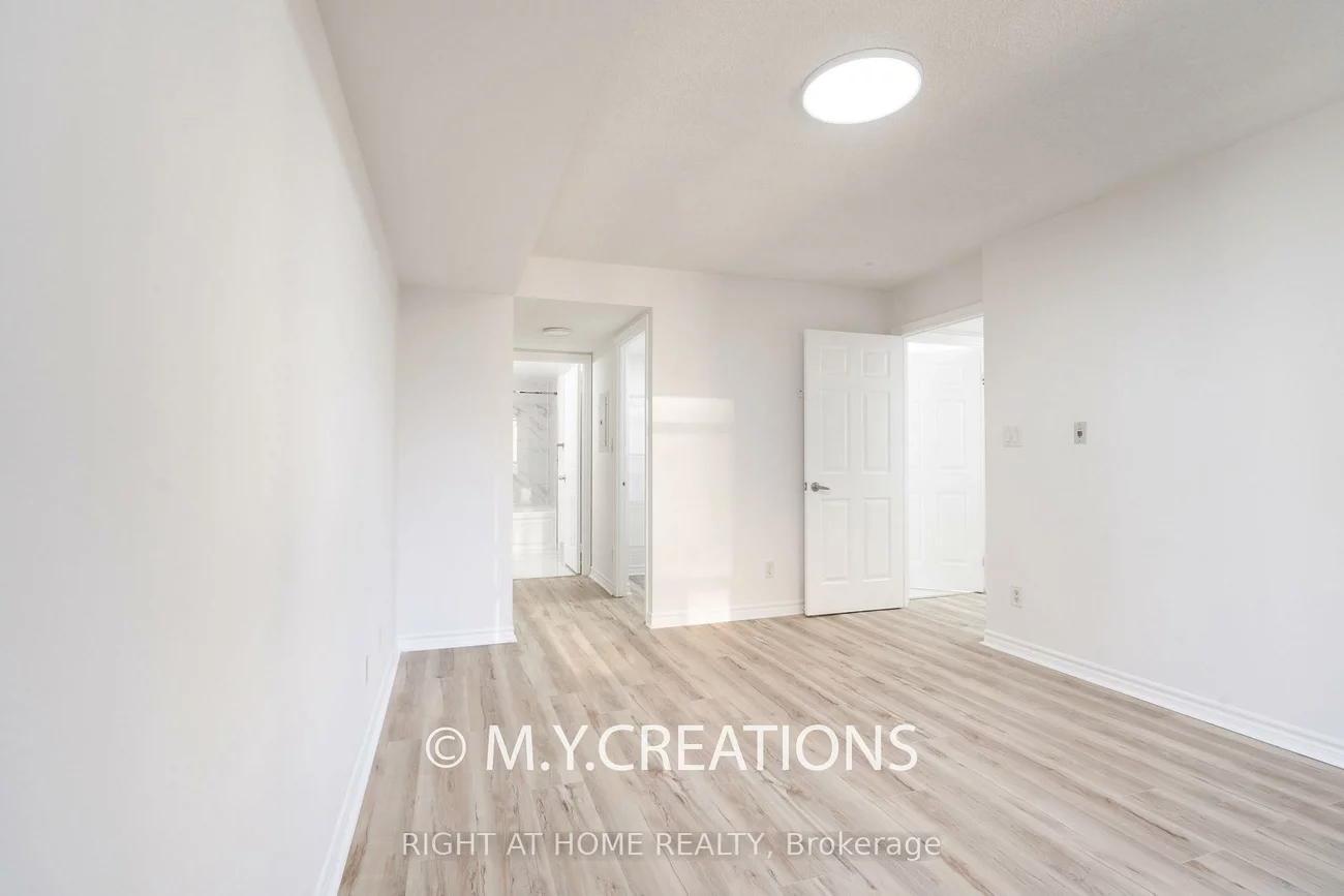 3880, Duke Of York, City Centre, Mississauga