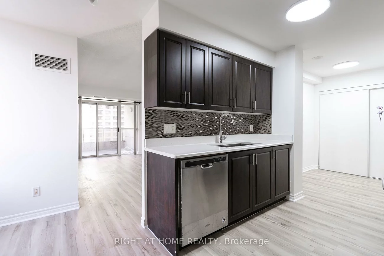 3880, Duke Of York, City Centre, Mississauga