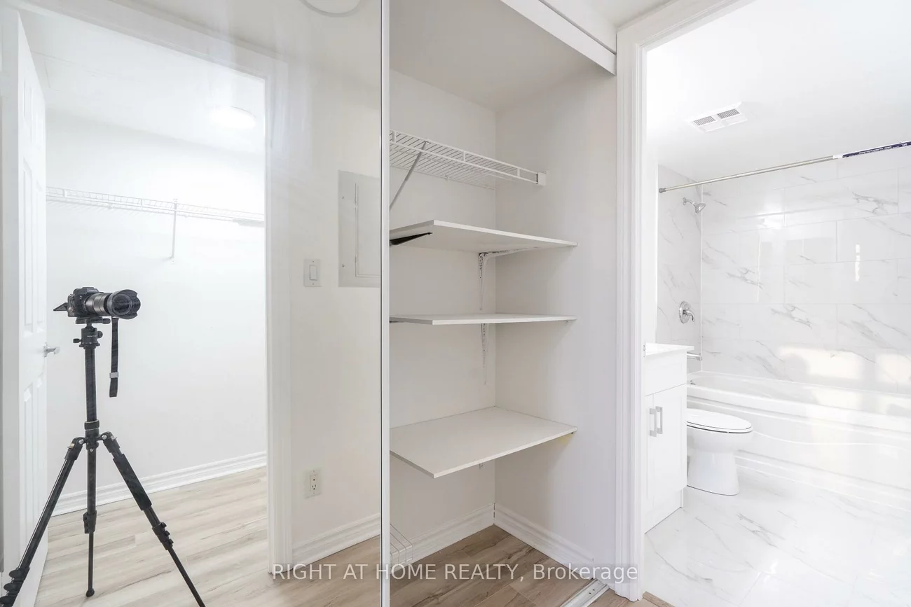 3880, Duke Of York, City Centre, Mississauga