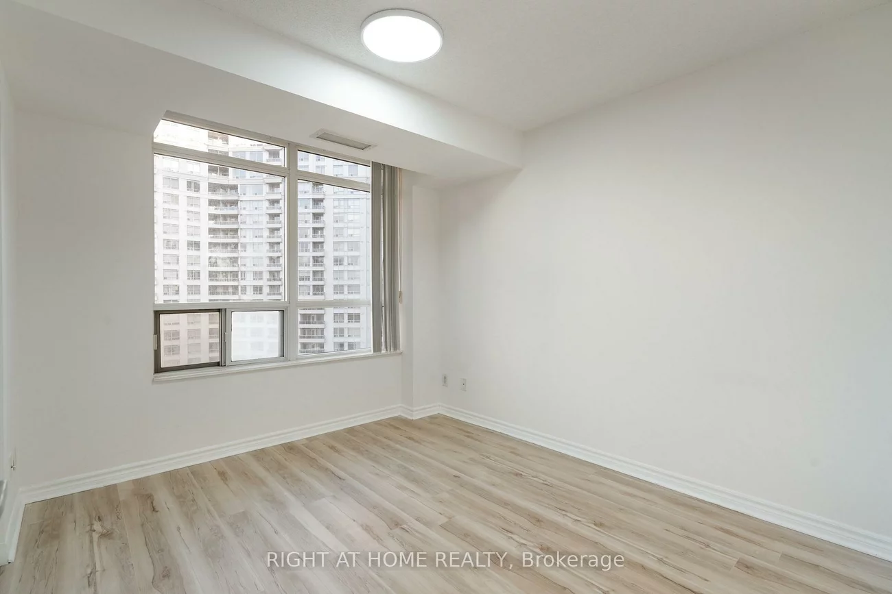 3880, Duke Of York, City Centre, Mississauga