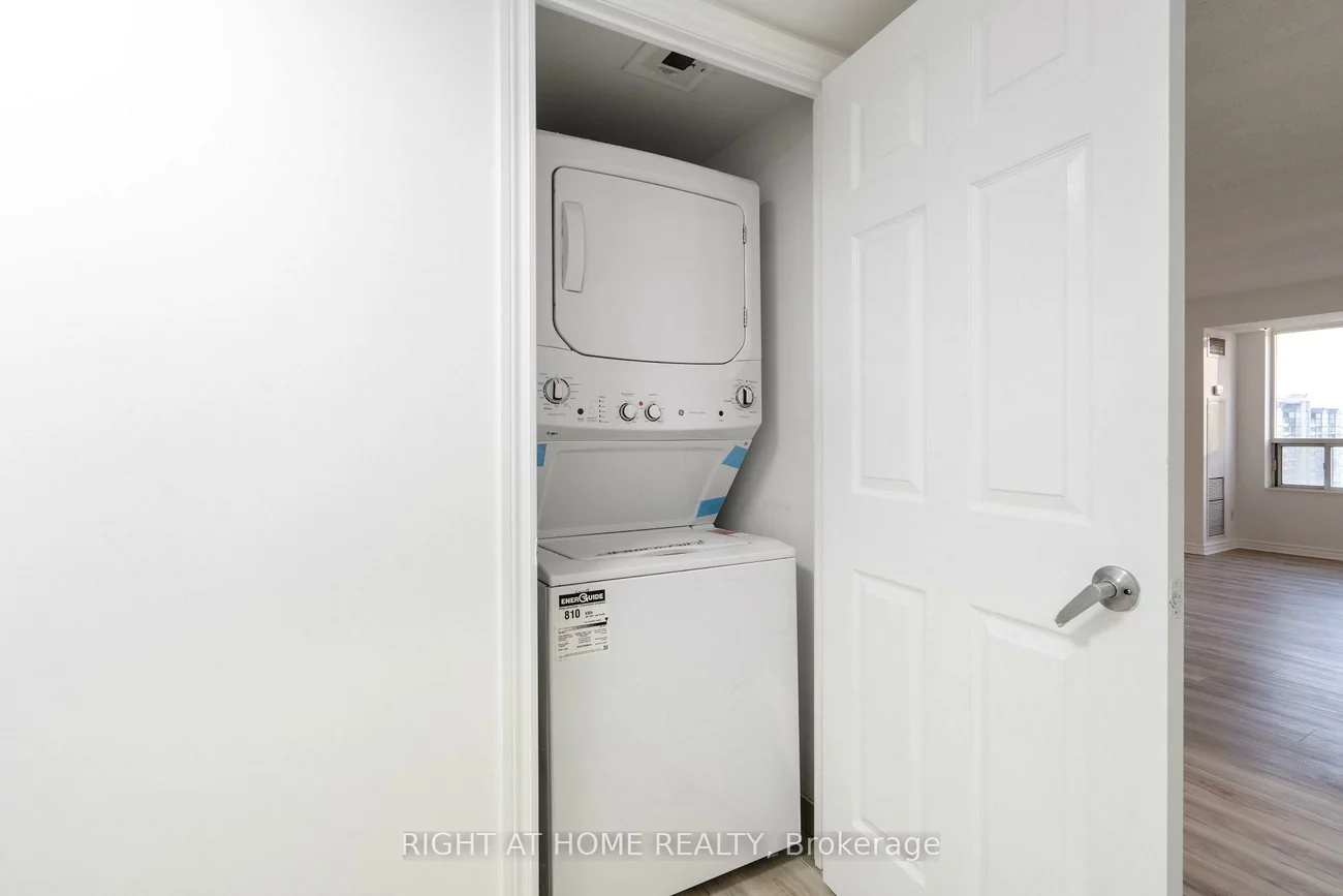 3880, Duke Of York, City Centre, Mississauga