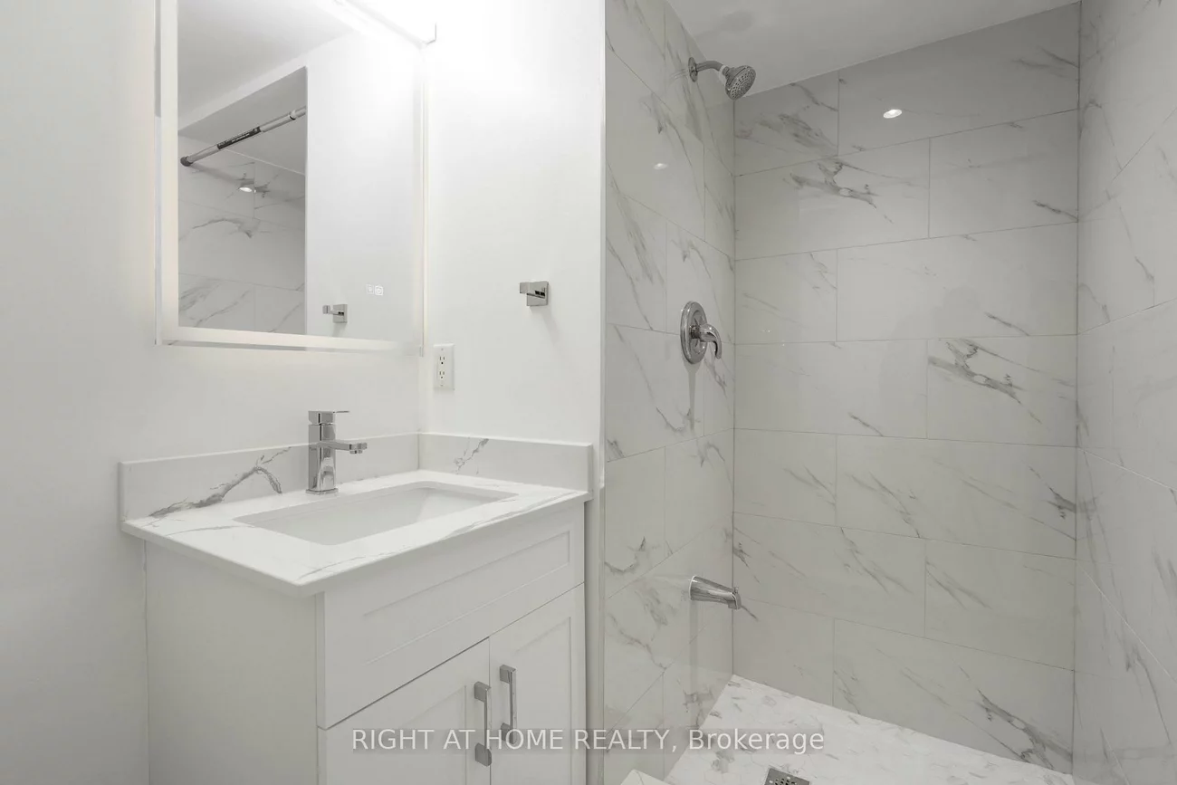 3880, Duke Of York, City Centre, Mississauga