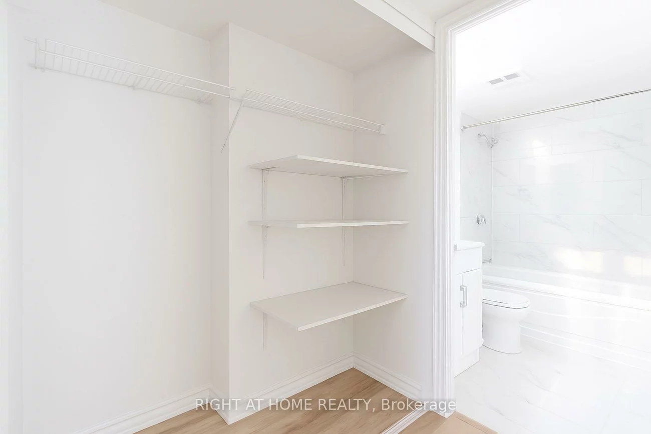 3880, Duke Of York, City Centre, Mississauga