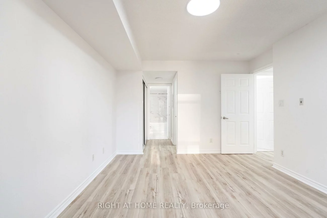 3880, Duke Of York, City Centre, Mississauga