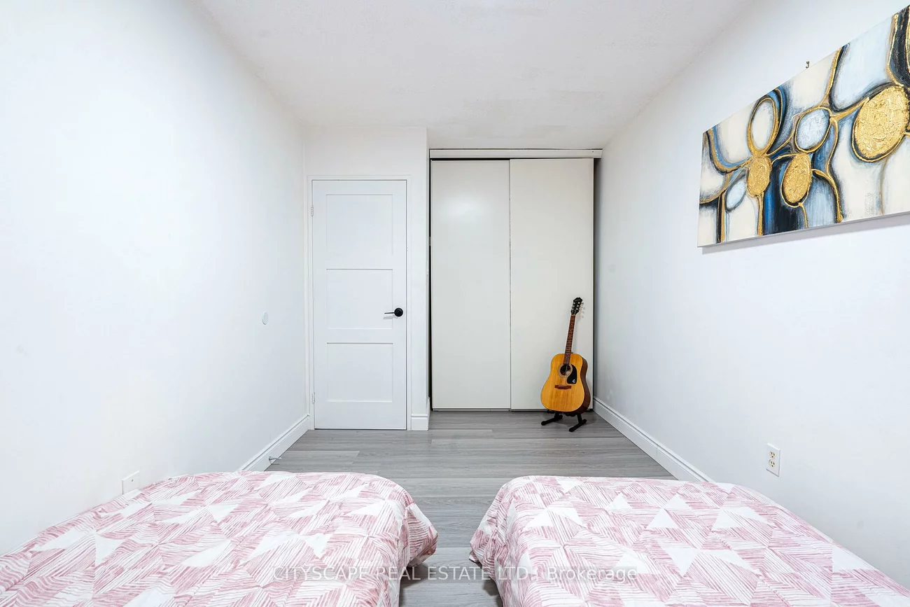 2121, Roche, Sheridan, Mississauga