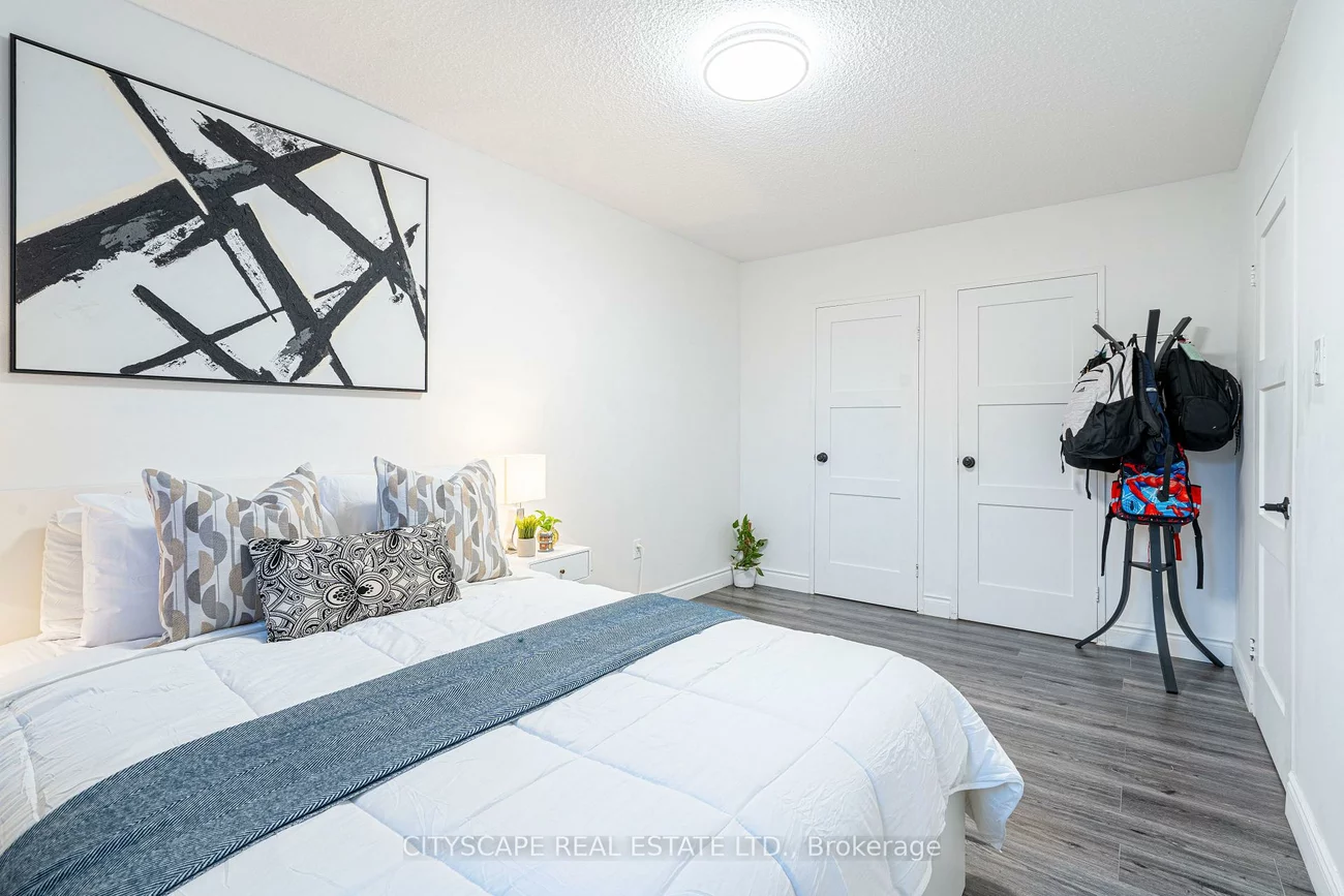 2121, Roche, Sheridan, Mississauga