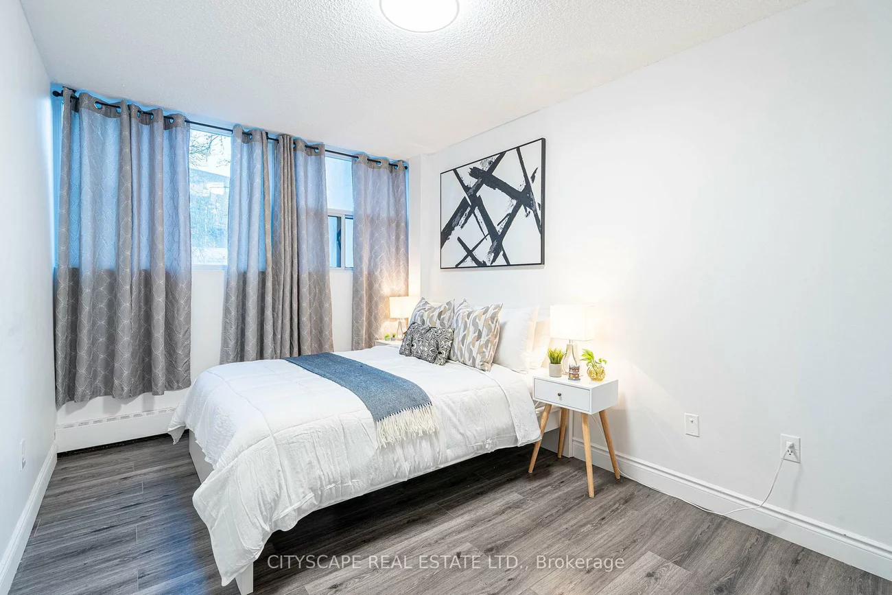 2121, Roche, Sheridan, Mississauga