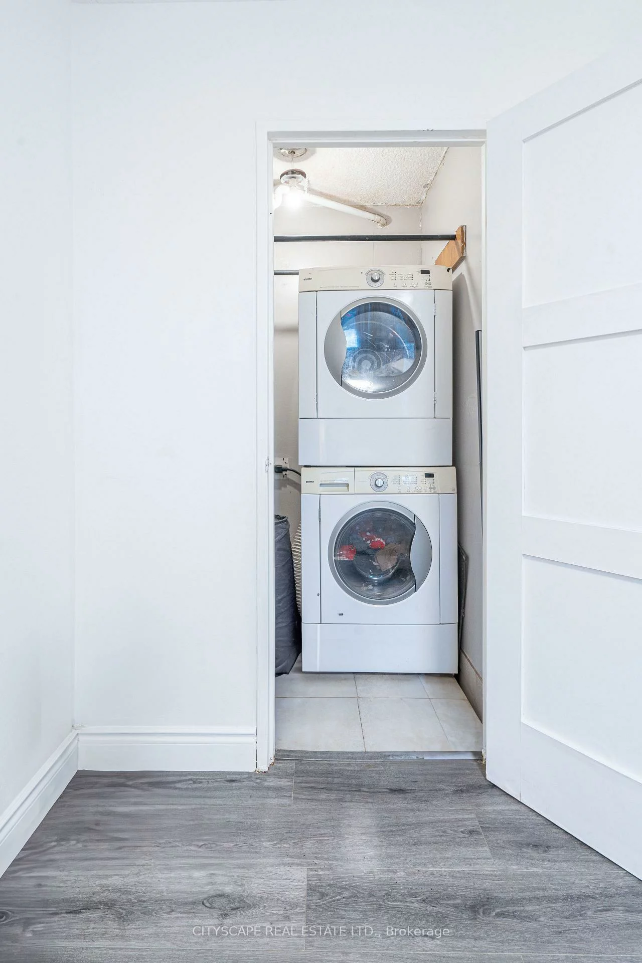 2121, Roche, Sheridan, Mississauga