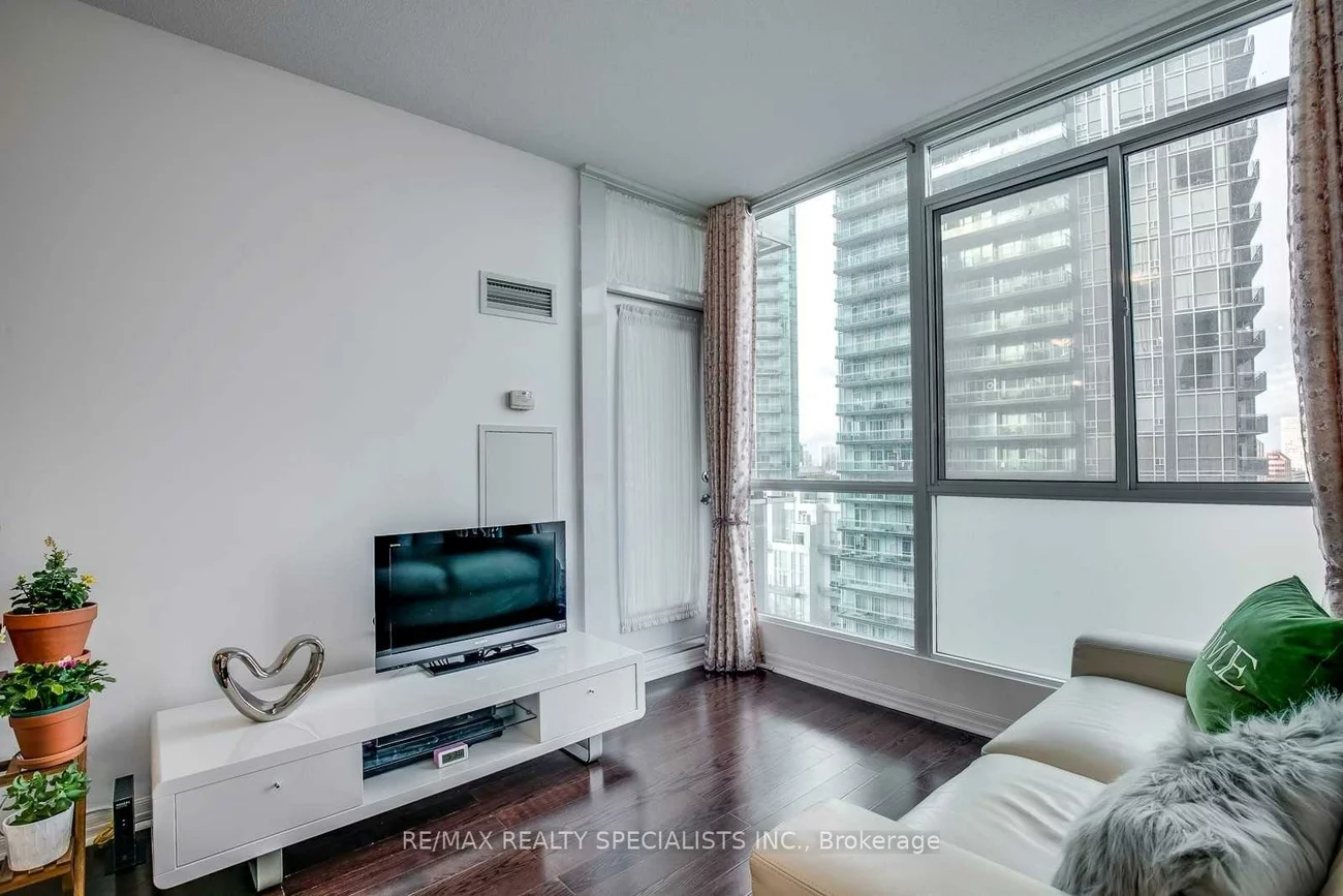 225, Webb, City Centre, Mississauga