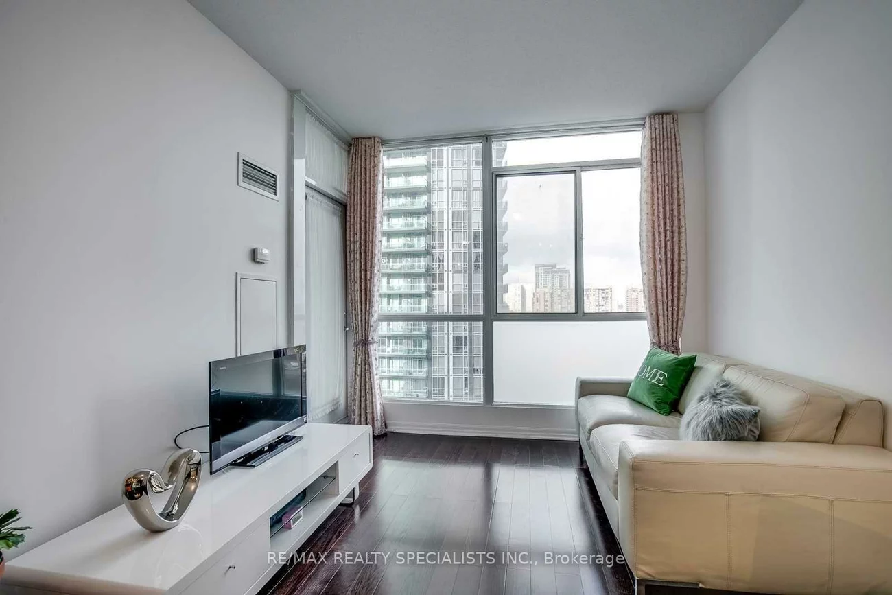 225, Webb, City Centre, Mississauga