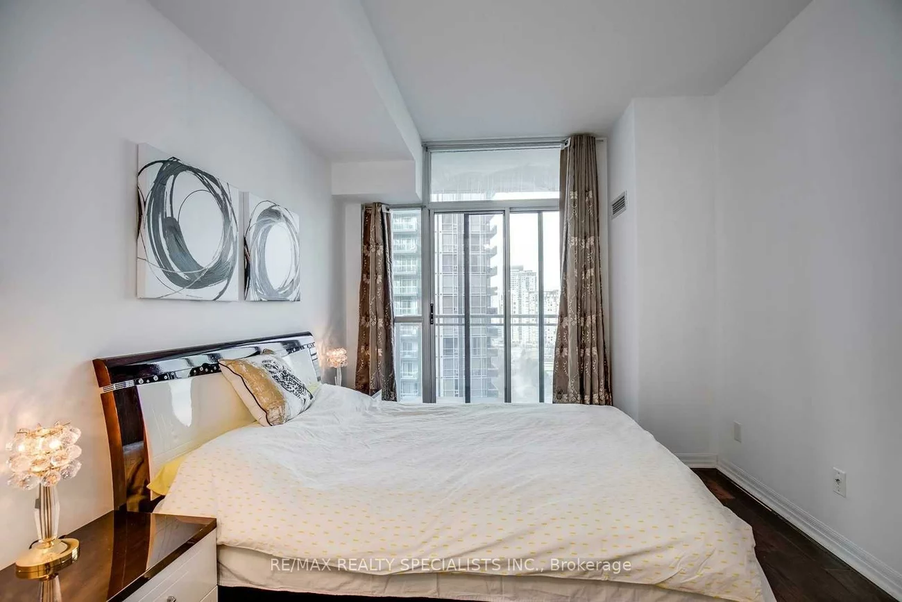 225, Webb, City Centre, Mississauga