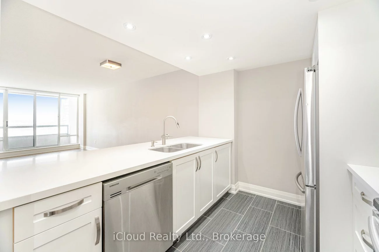 550, Webb, City Centre, Mississauga