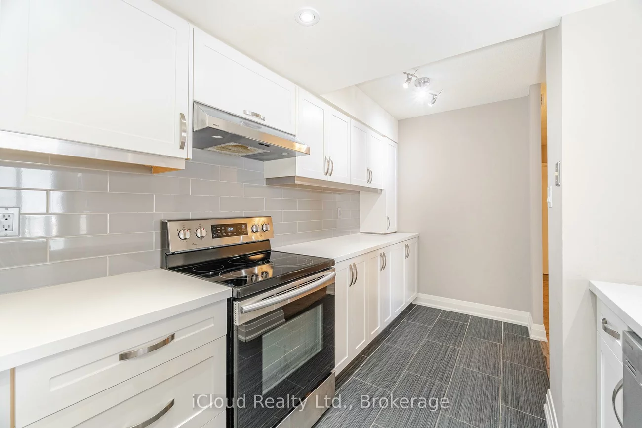 550, Webb, City Centre, Mississauga