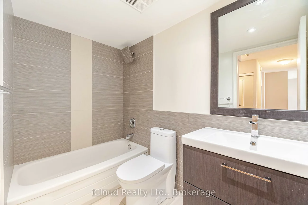 550, Webb, City Centre, Mississauga