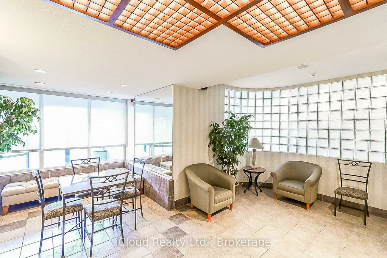 550, Webb, City Centre, Mississauga