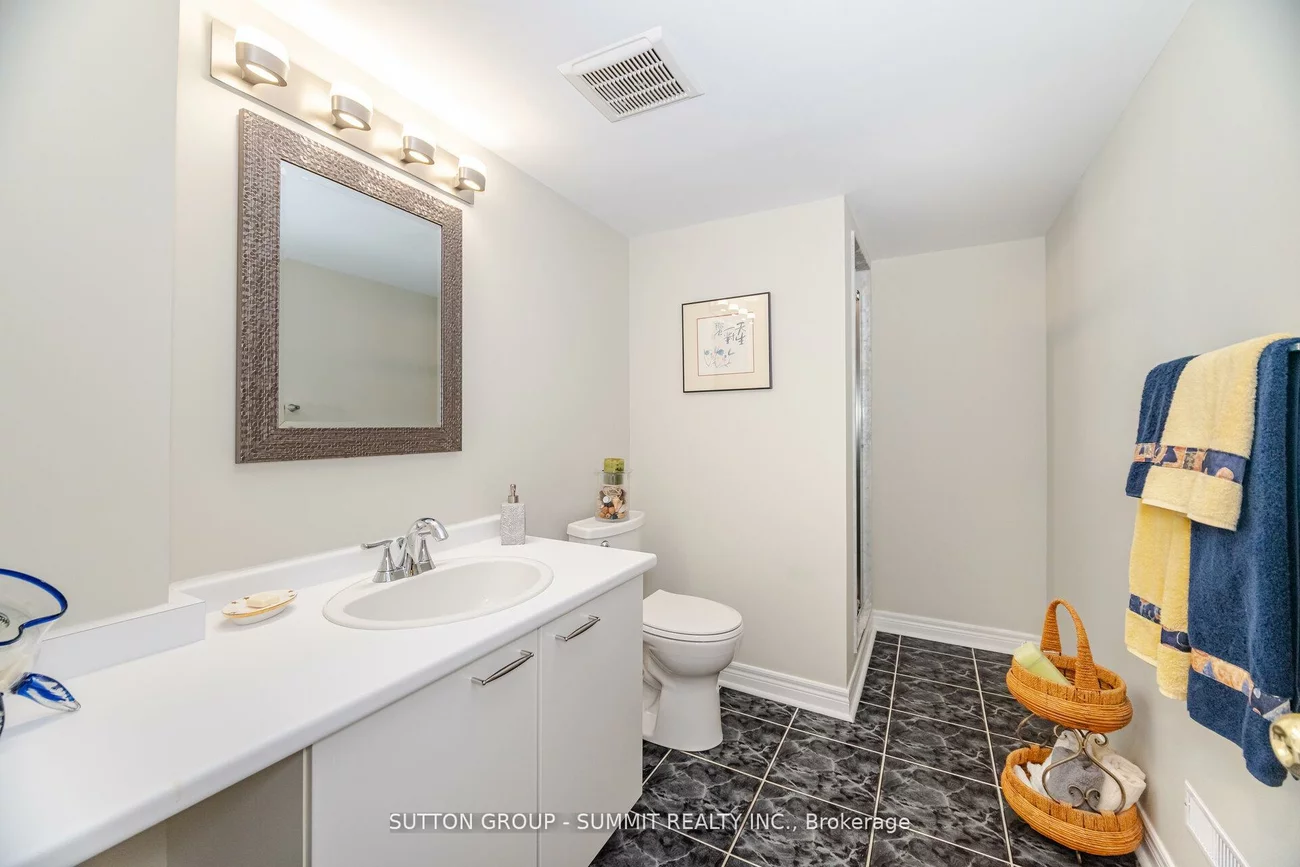 1905, Broad Hollow, Erin Mills, Mississauga