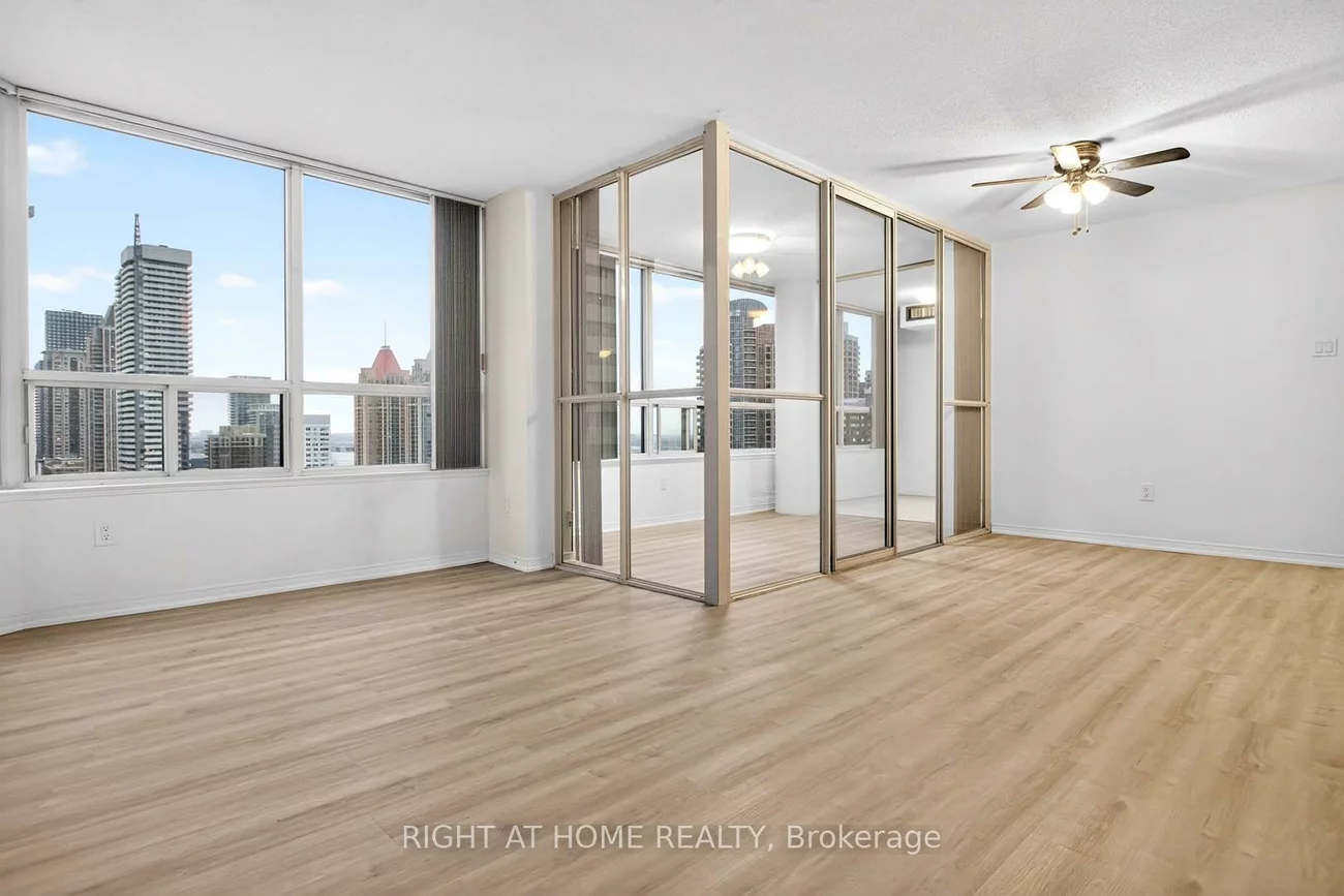 400, Webb, City Centre, Mississauga