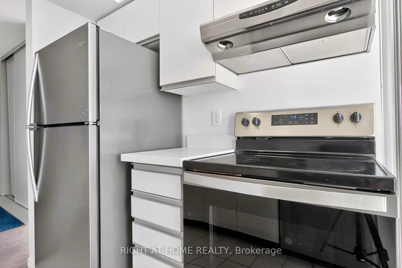 400, Webb, City Centre, Mississauga