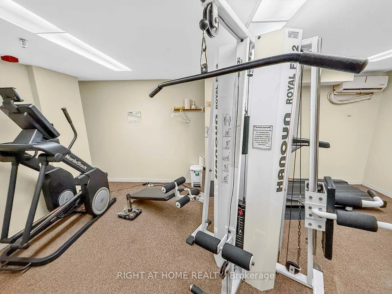 400, Webb, City Centre, Mississauga