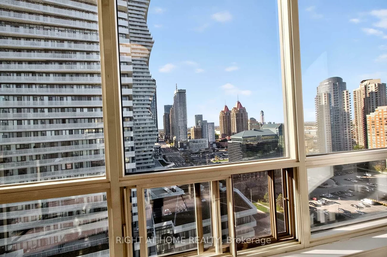 400, Webb, City Centre, Mississauga