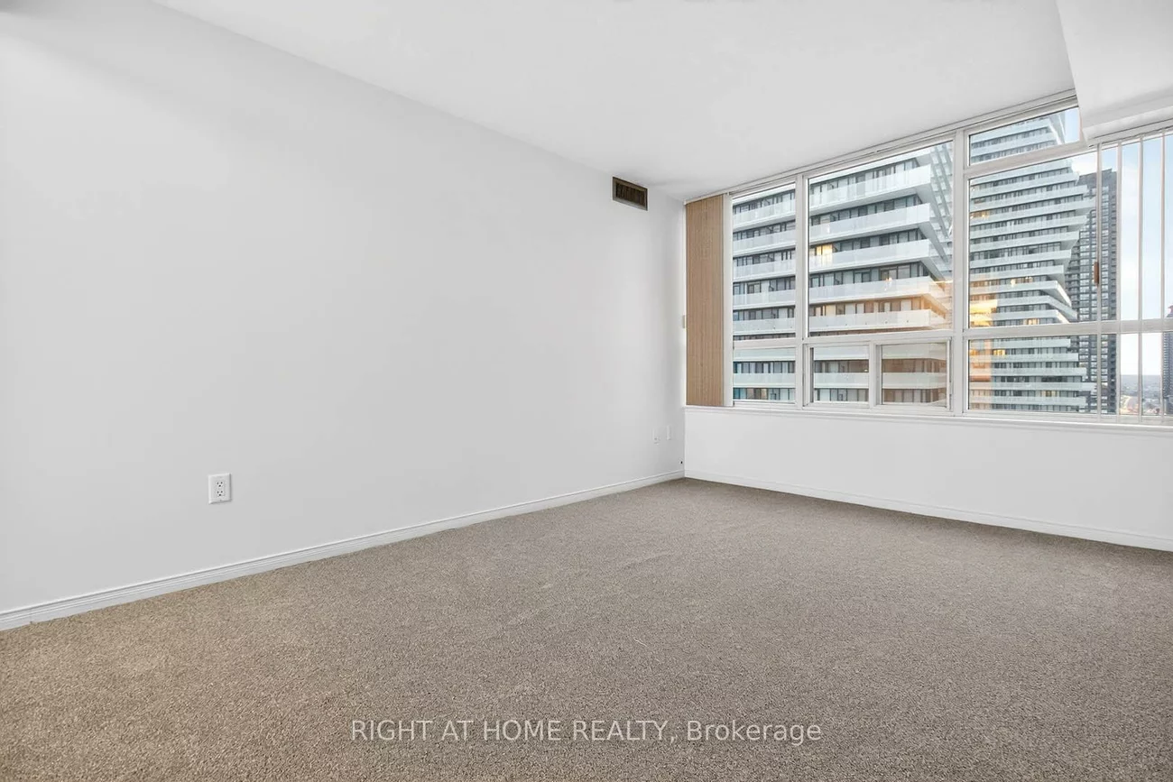 400, Webb, City Centre, Mississauga