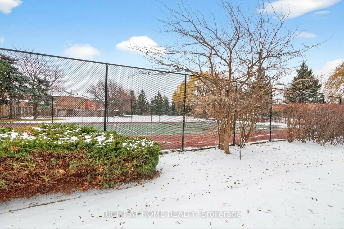 400, Webb, City Centre, Mississauga