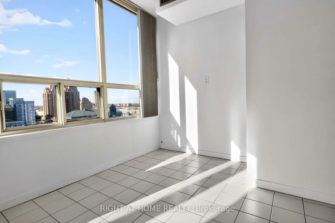 400, Webb, City Centre, Mississauga