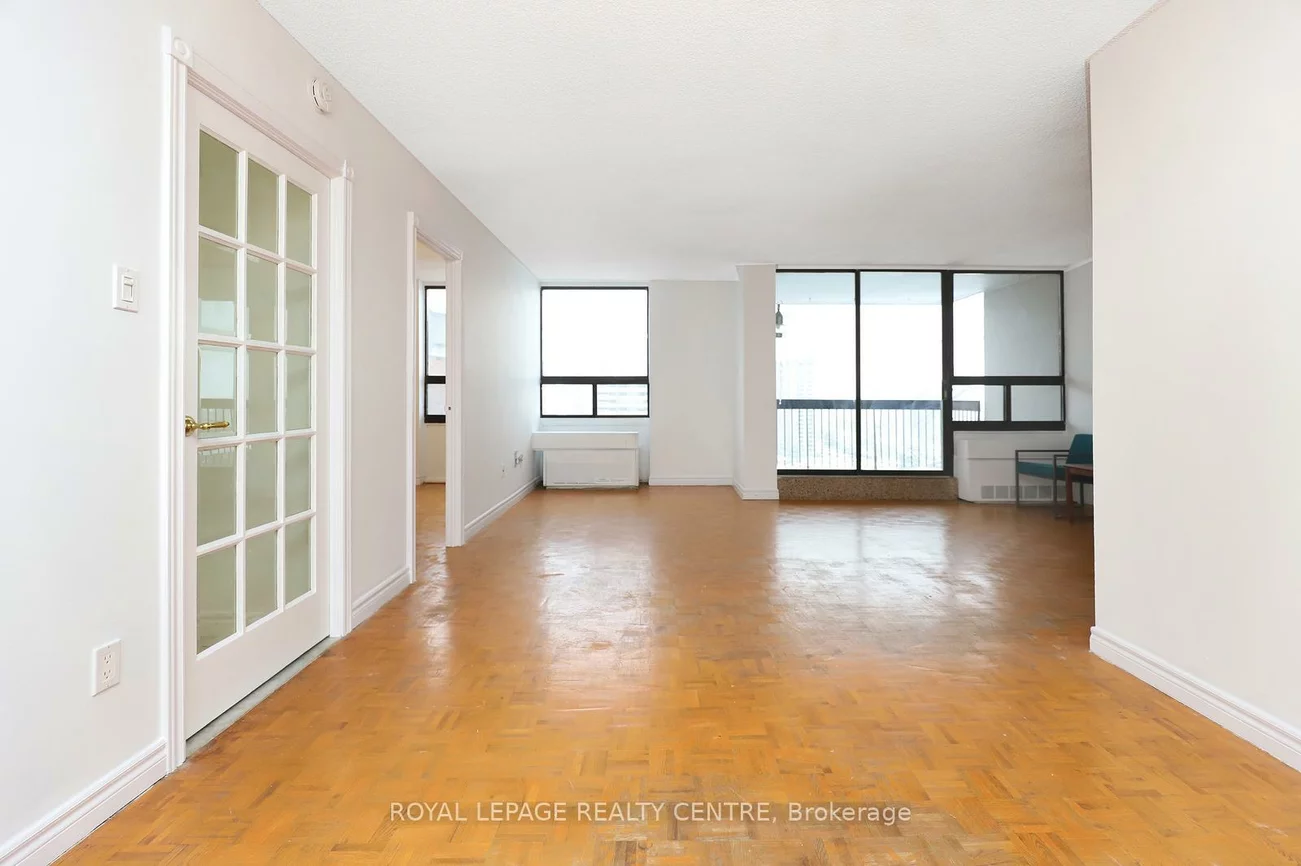 50, Mississauga Valley, Mississauga Valleys, Mississauga