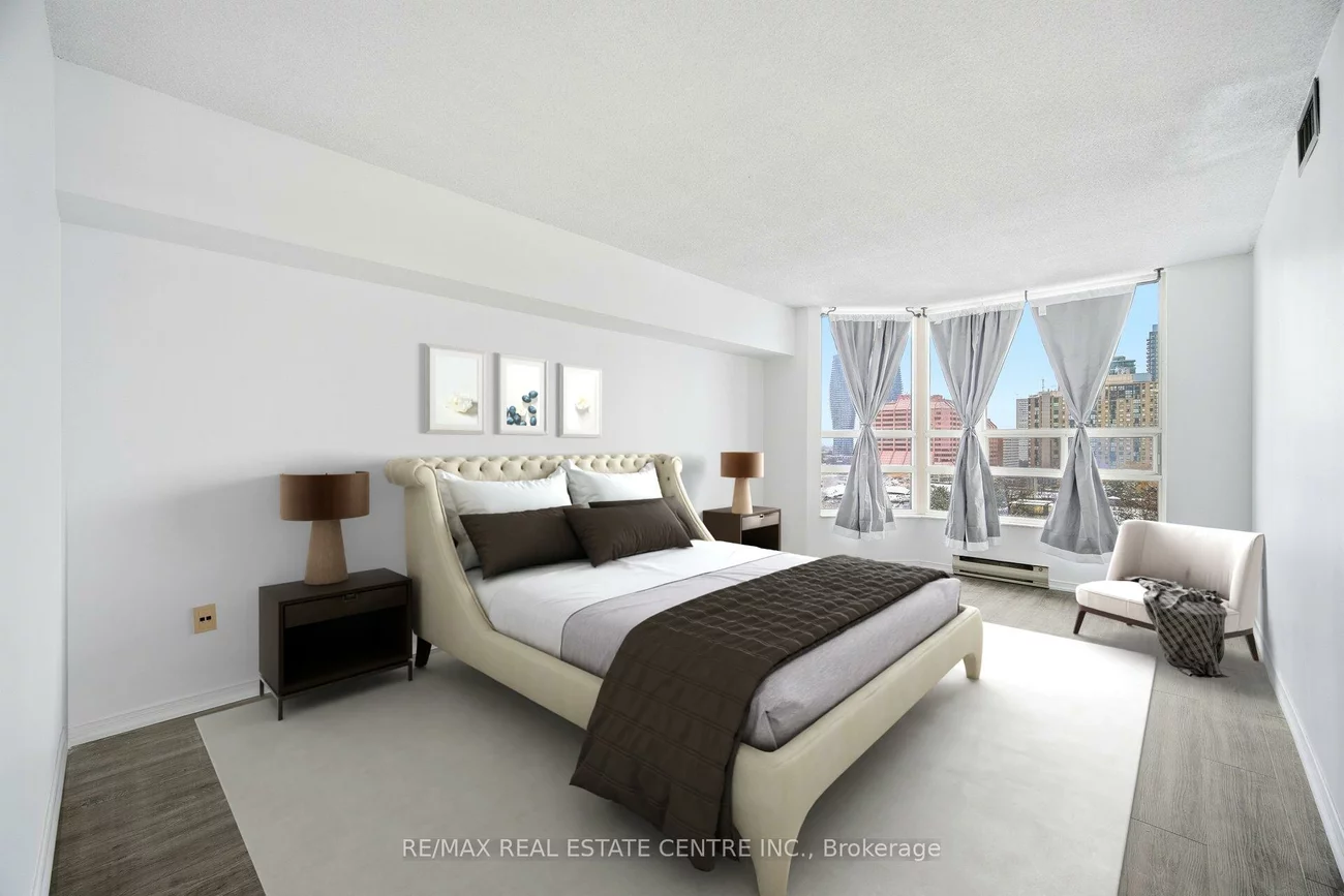 250, Webb, City Centre, Mississauga