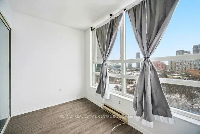 250, Webb, City Centre, Mississauga