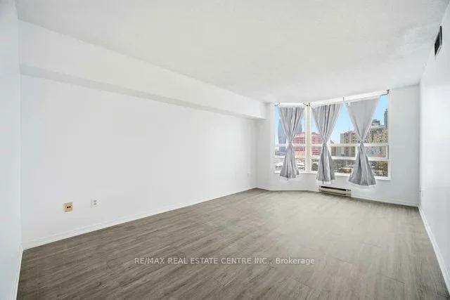 250, Webb, City Centre, Mississauga