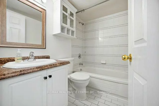 250, Webb, City Centre, Mississauga