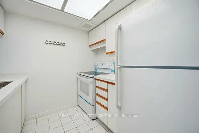 250, Webb, City Centre, Mississauga