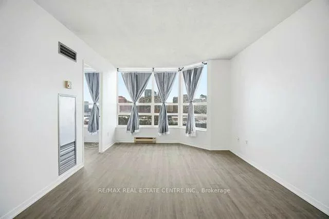 250, Webb, City Centre, Mississauga