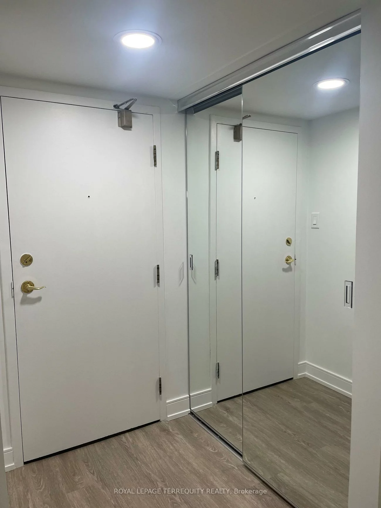 2091, Hurontario, Cooksville, Mississauga