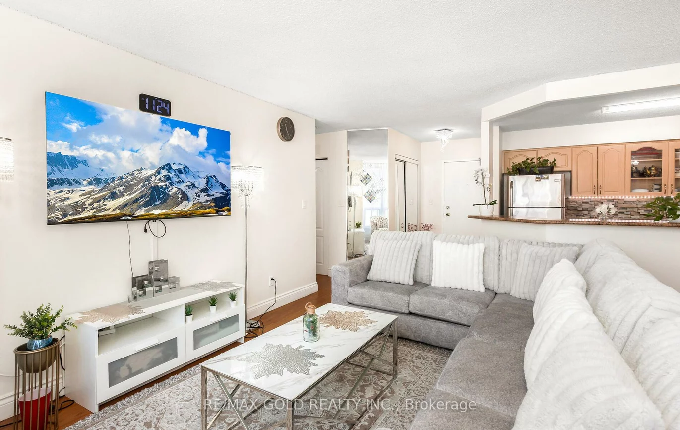 200, Robert Speck, Rathwood, Mississauga