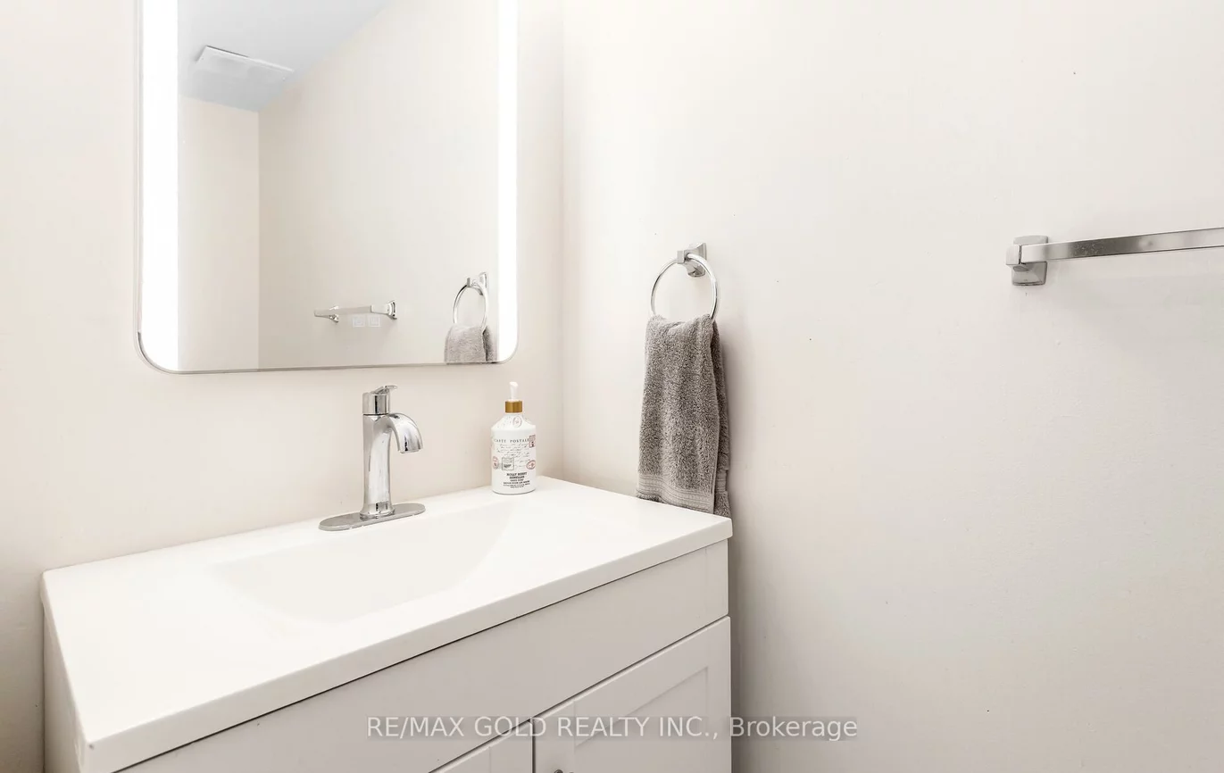 200, Robert Speck, Rathwood, Mississauga