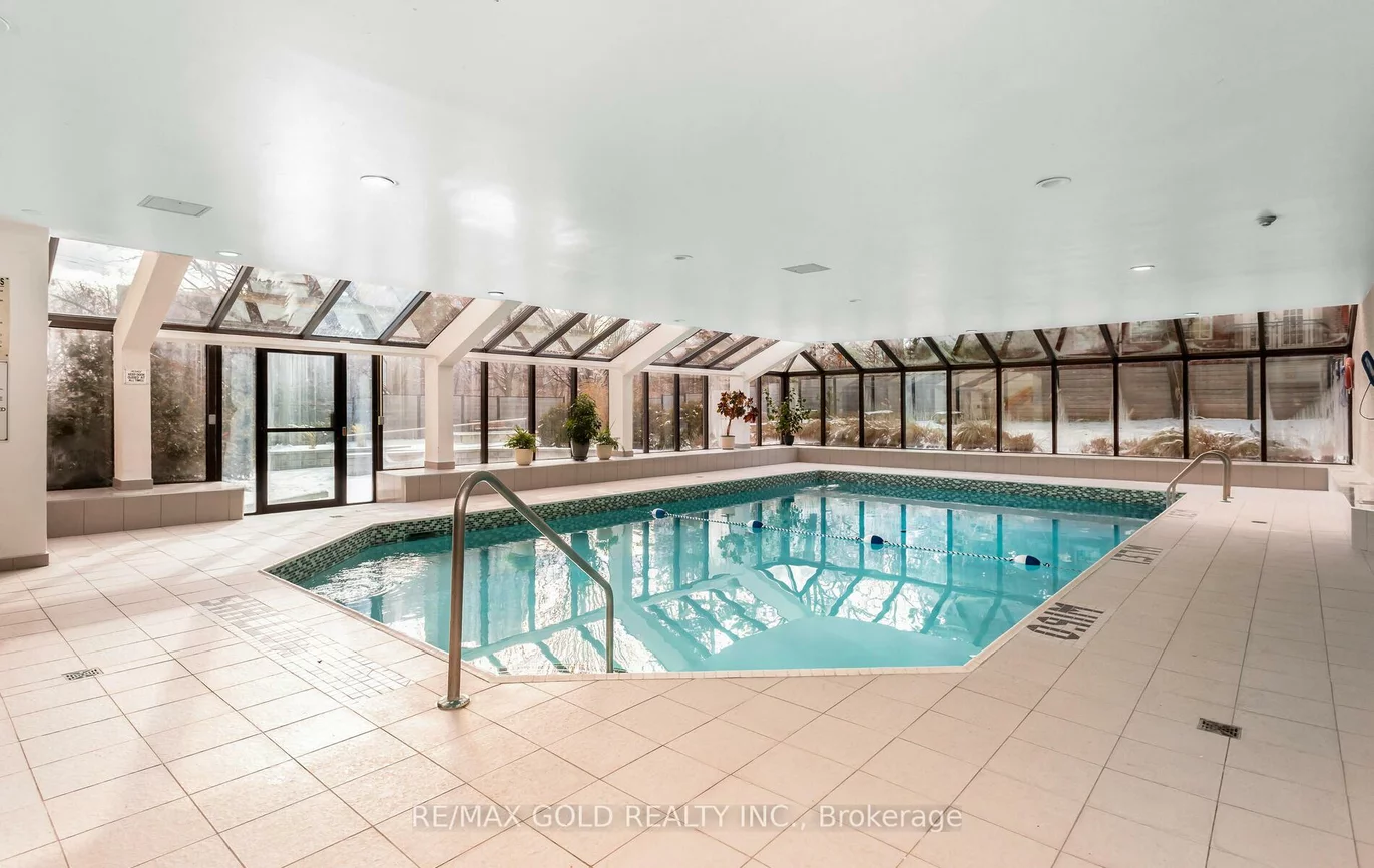 200, Robert Speck, Rathwood, Mississauga