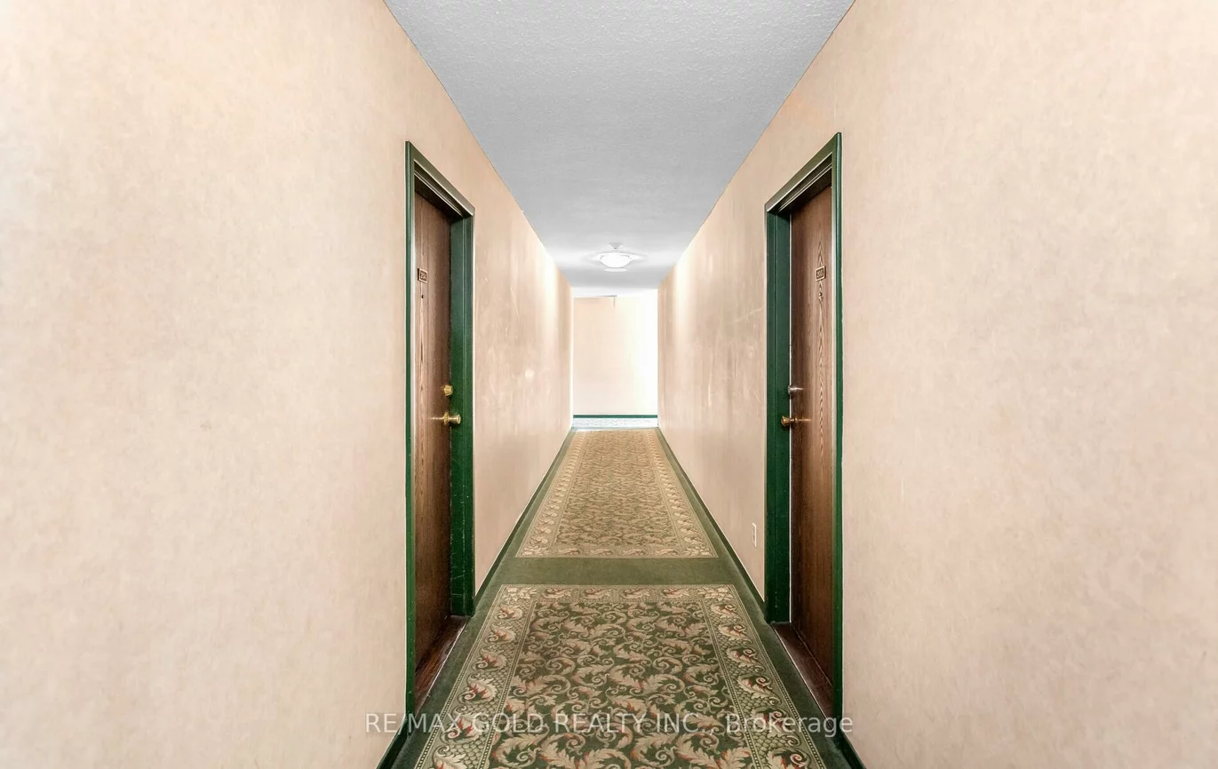 200, Robert Speck, Rathwood, Mississauga