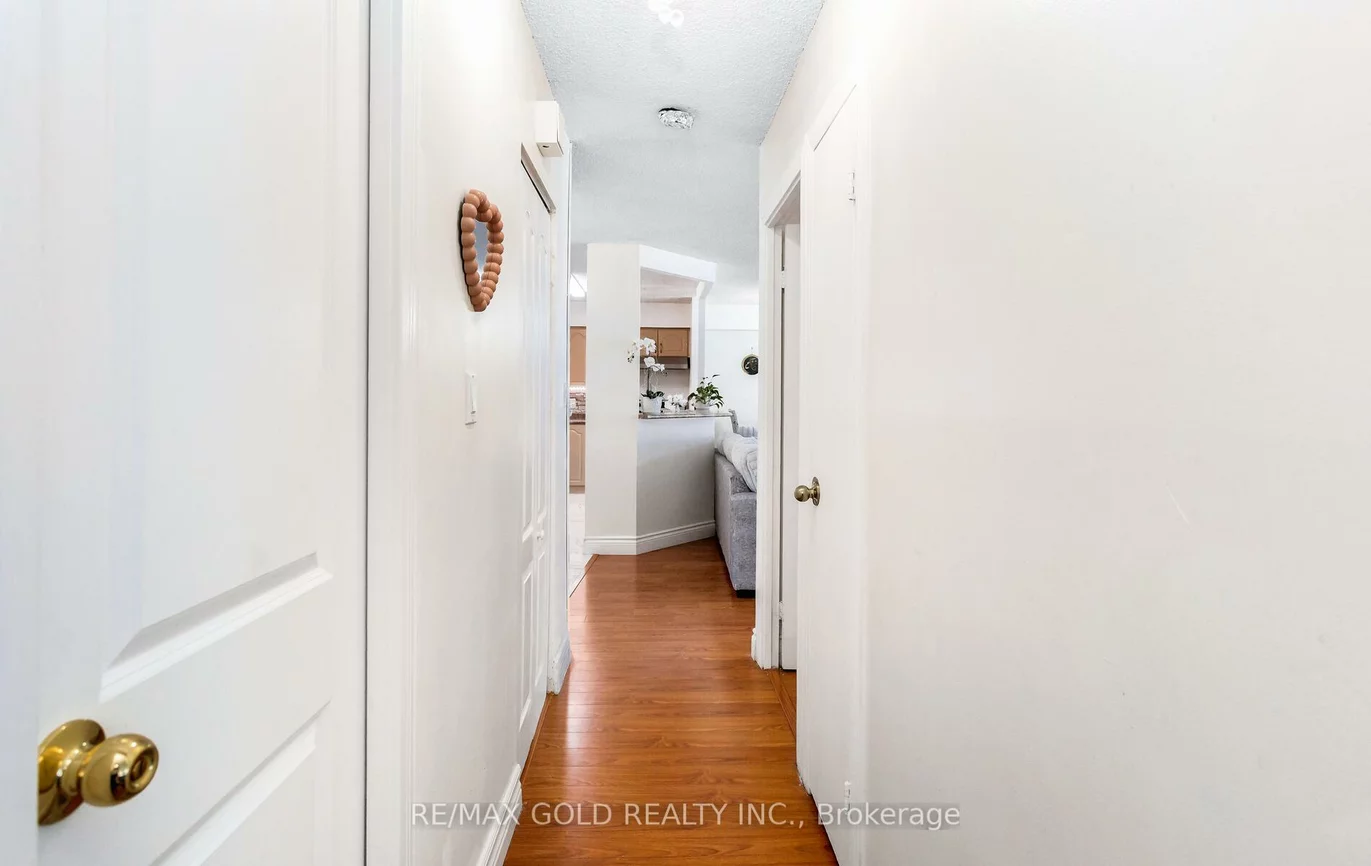 200, Robert Speck, Rathwood, Mississauga