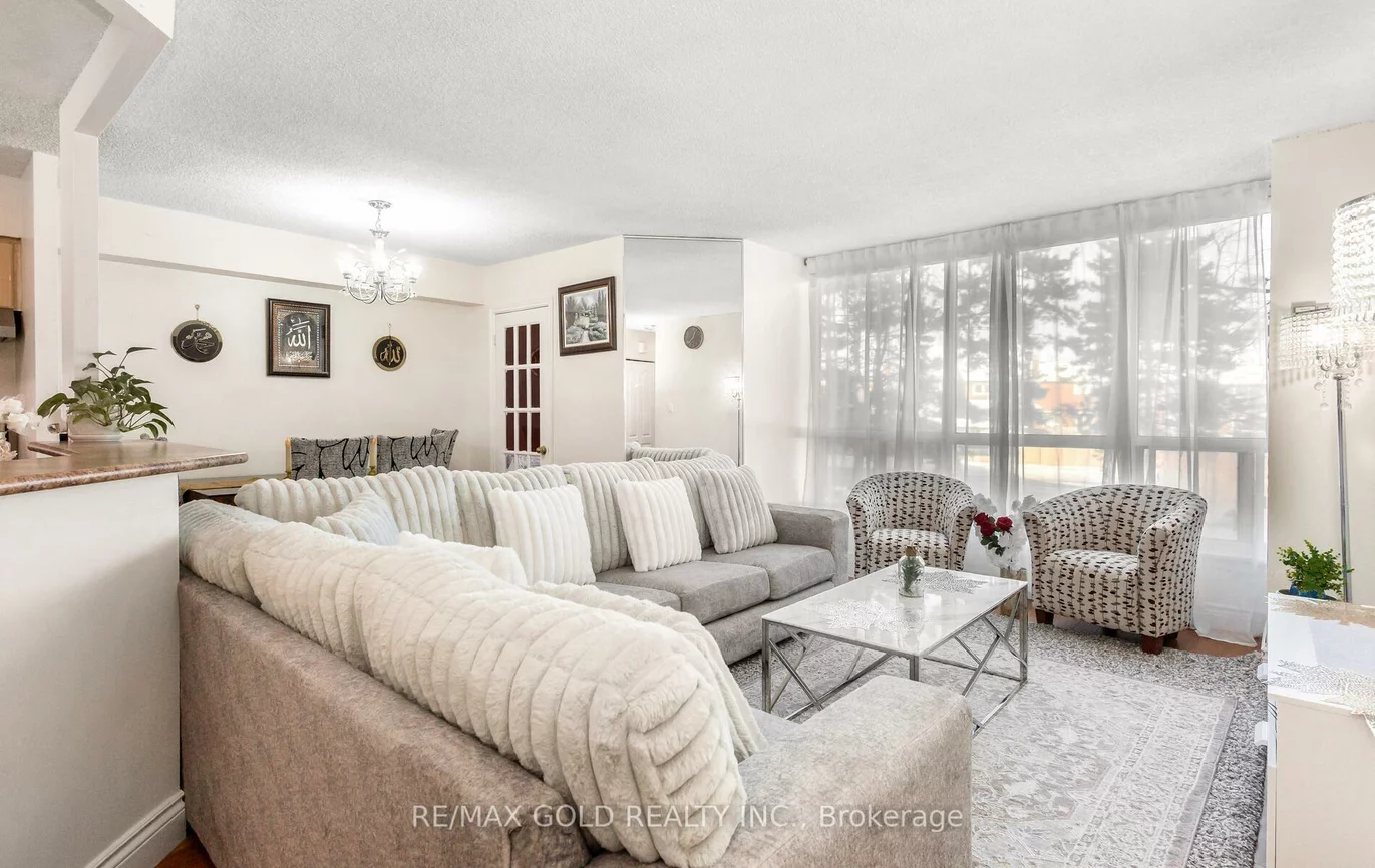 200, Robert Speck, Rathwood, Mississauga