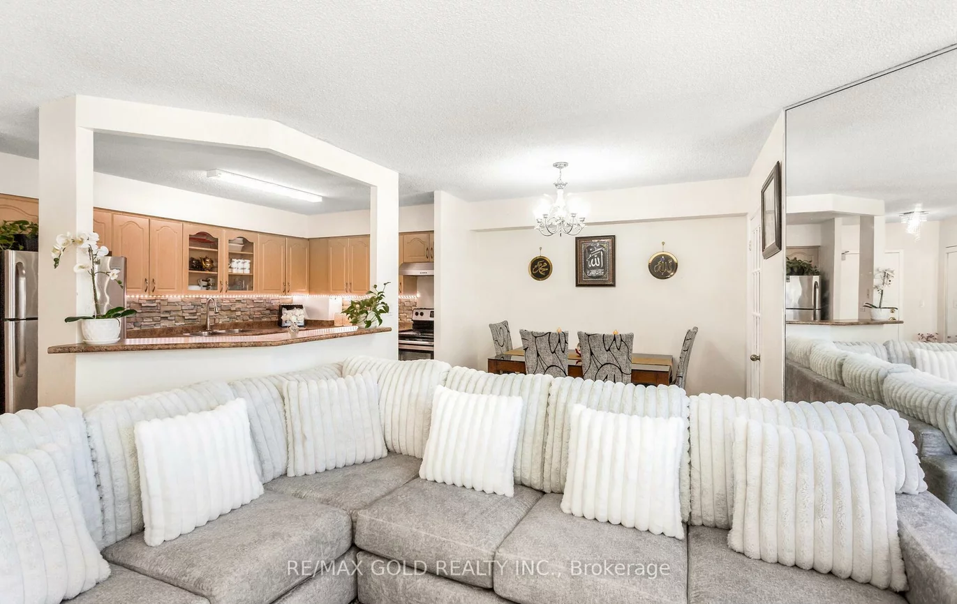 200, Robert Speck, Rathwood, Mississauga