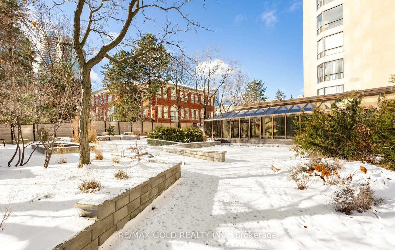 200, Robert Speck, Rathwood, Mississauga