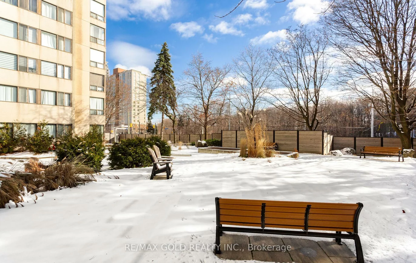 200, Robert Speck, Rathwood, Mississauga