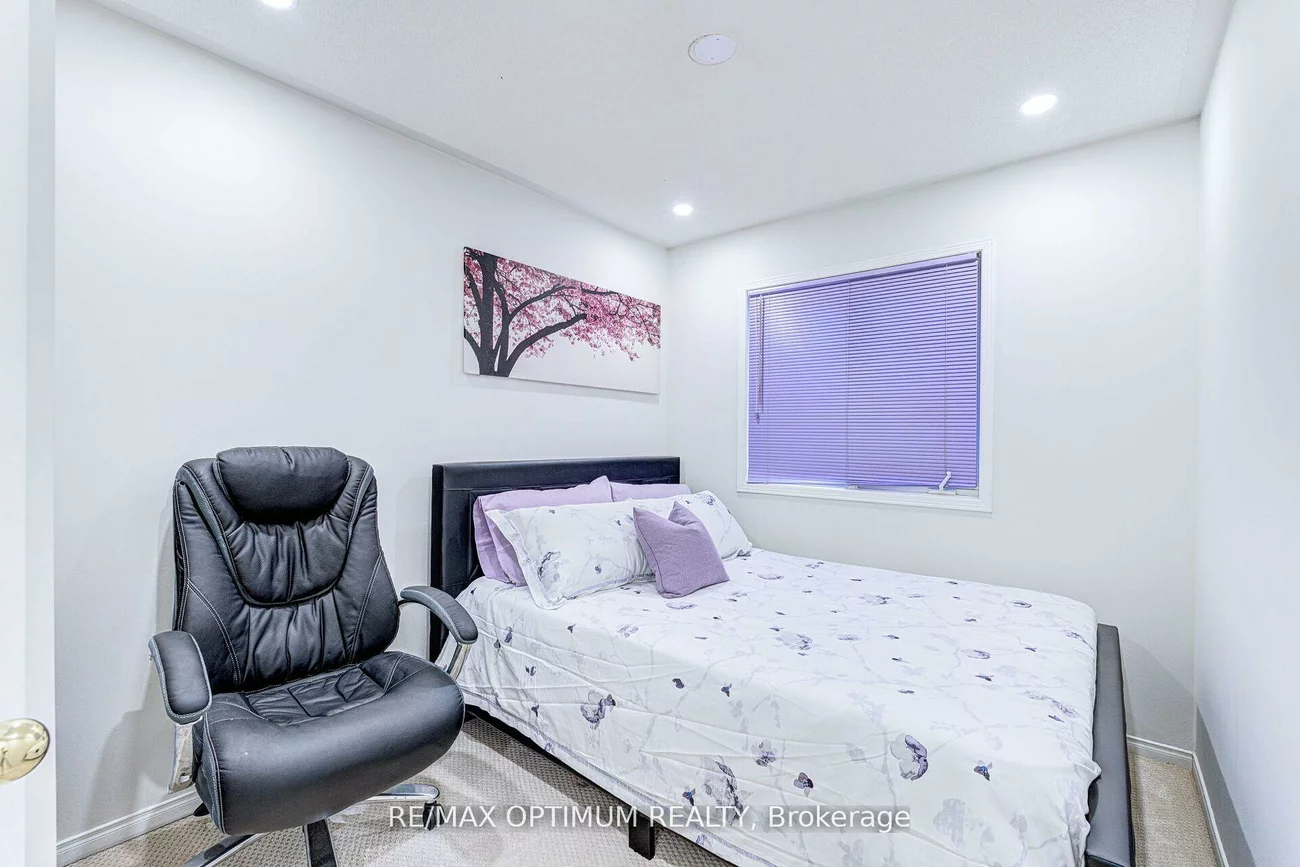 2945, Thomas, Central Erin Mills, Mississauga