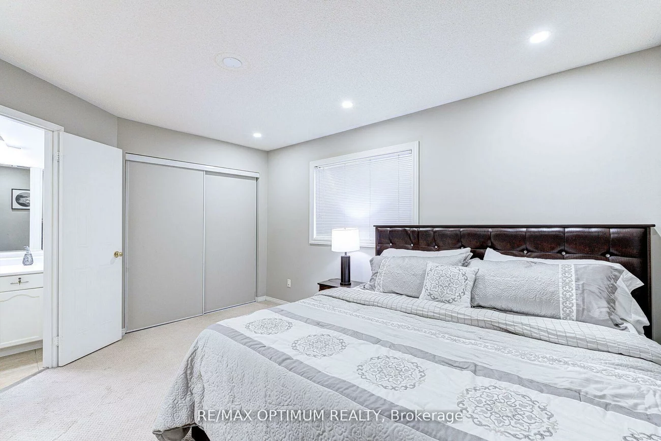 2945, Thomas, Central Erin Mills, Mississauga