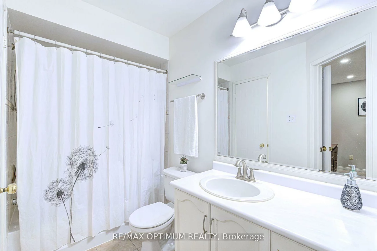 2945, Thomas, Central Erin Mills, Mississauga