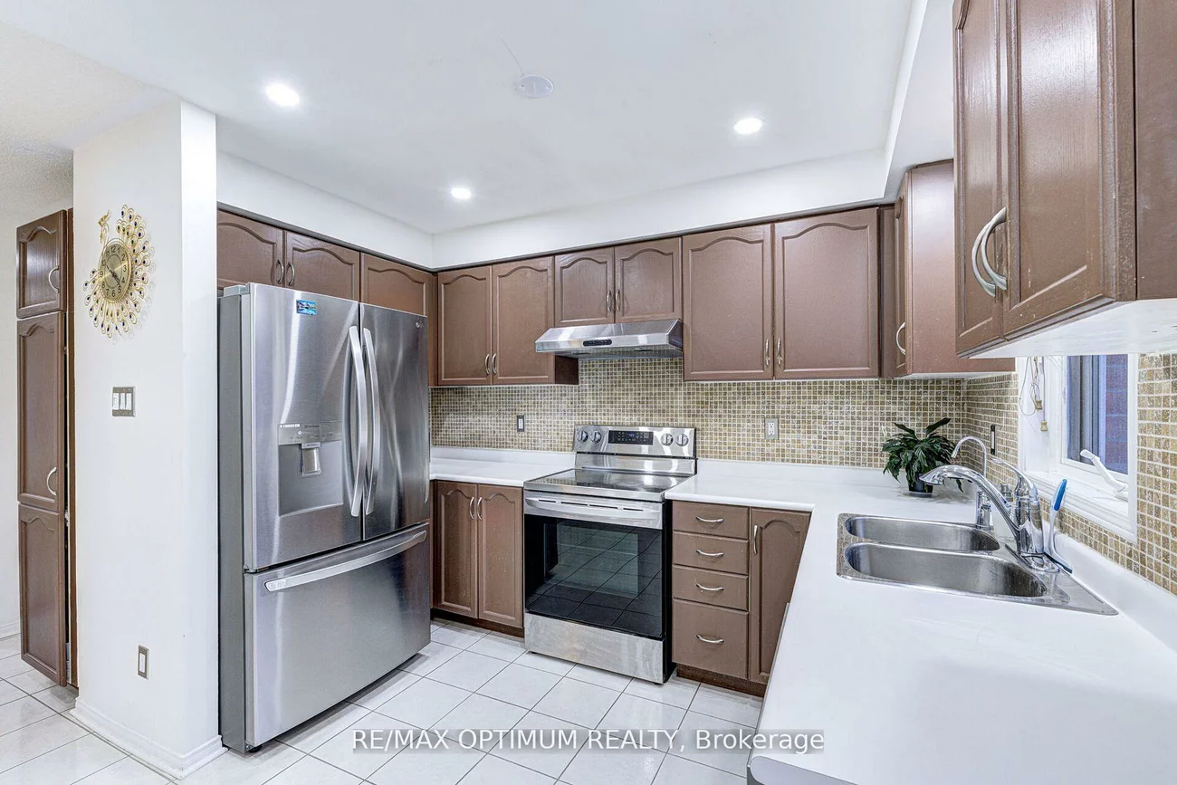 2945, Thomas, Central Erin Mills, Mississauga